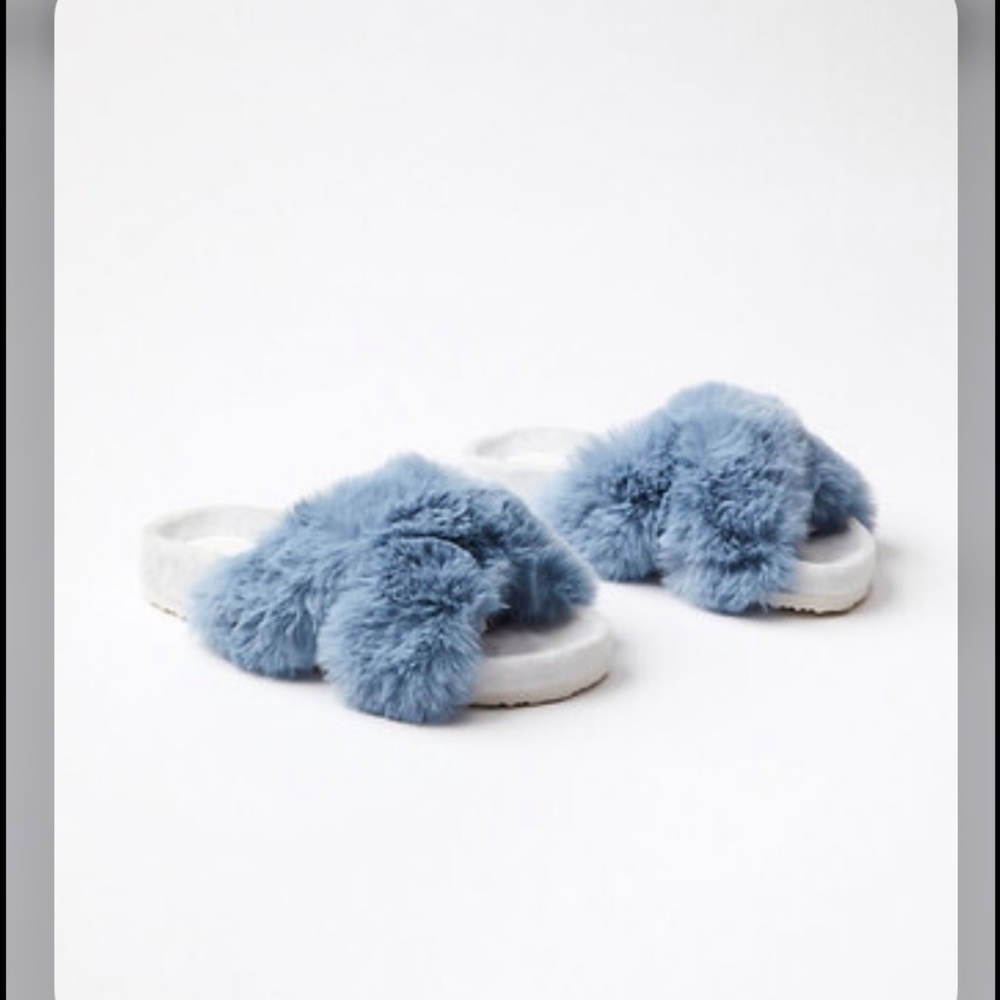 NWT LOFT Faux Fur Indoor & Outdoor Slippers - Coastal‎ Glow Blue
